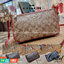 COACH 36674 TOP HANDLE POUCH IN SIGNATURE JACQUARD กระเป๋าทรงพอช ยอดฮิต ยกขึ้นแท่น ด้วยดีไซน์ที่ออกมาให้ใช้งานได้ง่าย ขนาดกำลังเหมาะ วัสดุหนังแคนวาสทนทาน ดีไปหมดขนาดนี้!! คุณลูกค้าถึงสั่งกันรัวๆจริงๆ ภายในโล่งกว้าง ใส่โทรศัพท์ได้ทุกรุ่น มาพร้อมสายคล้องแขน