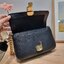 MARC JACOBS THE J MARC SHOULDER BAG คอลเลคชั่นใหม่ล่าสุด สวยฟาดกว่าใคร ใบไหนๆก็ต้องหลีก กับกระเป๋าสะพายไหล่สุดหรู รูปทรงใช้งานง่าย ดีไซน์เรียบ แต่แฝงไปด้วยความผู้ดี ดูแพง