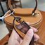 M.C.M CYLINDER CROSSBODY IN VISETOS รุ่นยอดฮิตอีกหนึ่ง!! กระเป๋าสะพายข้าง ดีไซน์ทรงกระบอก ให้คุณสนุกไปกับทุกสไตล์การแต่งตัว สวยอยู่ทรง ใส่ของสำคัญได้ครบถ้วน วัสดุหนังแคนวาสคุณภาพดี เปิด-ปิดด้วยซิปรอบ ภายในบุผ้าสลับหนังแท้ เป็นช่องโล่งทำให้เก็บของไว้ได้สะด