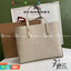 BURBERRY Embossed Crest Leather Tote Bag กระเป๋าสะพายทรงชอปปิ้ง หน้าปั้มโลโก้แบรนด์ งานหนังทั้งใบ ซับในลายออริจินอลแบรนด์หรูมากค่ะ จุของได้เยอะ ใบใหญ่ทรงสวย ภายในโล่งกว้าง สามารถใส่กระเป๋าสตางค์ยาว มือถือ ของใช้ได้เยอะ งานตัวจริงสวยน่าใช้มากค่ะ พร้อมส่งที