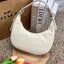 COACH BAILEY HOBO WITH WHIPSTITCH ((C4108//C1322)) พร้อมส่งที่ไทย!! สวยจริงไม่จกตาแน่นอนค่าา กระเป๋าทรงโค้ง ใช้แบบหิ้วหรือคล้องไหล่ก็ดูดี ใช้วัสดุหนังแท้ชั้นดี หนังสวยมากๆค่ะ ด้านหน้าใช้อะไหล่แบรนด์ตัวใหญ่ หรู ดูสะดุดตามีเดียว