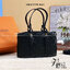 LV MINI TOTE / FF FENDI MINI TOTE รุ่นใหม่ล่าสุด คิ้วท์กว่าใคร! กับไอเท็มโมโนแกรมสุดฮิต กระเป๋าทรงโท้ทไซส์มินิ น่ารักน่าใช้มากๆ ให้คุณได้เพลิดเพลิน และคล่องตัวมากๆ ภายในโล่ง ใส่ของสำคัญได้ มาพร้อมสายสะพายที่ถอดออกได้ ใบนี้ตอบโจทย์ให้กับทุกไลฟ์สไตล์แน่นอน