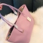 Cath kidston tote bag กระเป๋าสะพายรุ่นใหม่ วัสดุ PU คุณภาพดี นิ่ม น้ำหนักเบา เช็ดทำความสะอาดง่าย เปิดปิดกระเป๋าด้วยกระดุมแม่เหล็ก ด้านในโล่งกว้างมีช่องซิปสำหรับใส่ของ จุของได้เยอะ สายสะพายไหล่ยาวสุด22cm.ขนาดกำลังดีราคาสุดคุ้มห้ามพลาดค่ะ