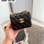 CHANEL 21A Mini Flap Coin Purse with chain กระเป๋าสะพายไซส์มินิน่ารักและสุดลัคชู หรูหราเกินเรื่อง โทนสีดำคลาสสิก โดดเด่นด้วยโลโก้สีทอง ดูแพงสุดๆ
