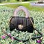TORY BURCH KIRA QUILTED SMALL BAG พร้อมส่งที่ไทย ไม่ผิดหวังแน่นอนค่ะ! กระเป๋าหิ้วหรือสะพายข้างได้ วัสดุหนังแกะแท้ทั้งใบ ((หนังแกะจะมีคุณภาพดีเงานิ่มและแพงกว่าหนังวัวจ้า)) หนังนิ่มสวยงามมากๆค่ะ เปิดปิดกระเป๋าแบบหมุนล็อคแบบโลโก้แบรนด์ ใช้อะไหล่คลาสสิคดูหรูเ