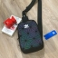 Adidas Originals 3D Mini Airline Waist Bag กระเป๋าสะพายสไตล์สปอร์ตทรงคาดอกรุ่นใหม่ดีไซน์สุดฮิตสไตล์ ISSEY MIYAKE เปิดปิดด้วยซิปคู่ปั้มโลโก้แบรนด์ ภายในสกรีนโลโก้ ช่องกว้างมีช่องใส่มินิไอแพค ใส่กระเป๋าสตางค์ยาวได้ ผลิตจากวัสดุที่โปร่ง ป้องกันการอับชื้นได้ด