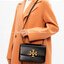 Tory Burch 75003 Eleanor Medium Convertible Shoulder Bag พร้อมส่งที่ไทย อีกรุ่นที่น่าครอบครองมากๆค่ะ กระเป๋าสะพายข้างและทบสายเป็นคล้องไหล่ได้ หนังแท้ชั้นดี ใช้ได้กับทุกๆโอกาส ห้ามพลาด ก่อนหมดนะคะ!!