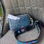 Marc Jacobs Snapshot Bag กระเป๋าแบรนด์ดังจากสัญชาติอเมริกัน นับได้ว่ารุ่นนี้เป็นรุ่นทรงฮิตเลยทีเดียว โดยด้านหน้ากระเป๋าจะเป็นโลโก้แบบโลหะที่เป็นสัญลักษณ์ของแบรนด์นี้ มาพร้อมสายสะพายที่จะสะพายยังไงก็ดูโดดเด่น เพราะขนาดใหญ่ที่สกรีนตัวอักษรโลโก้ ในรูปแบบต่าง