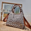 COACH LANA SHOULDER BAG 23 IN SIGNATURE JACQUARD CM550 พร้อมส่ง กระเป๋าถือ/สะพายทรงเก๋ โดดเด่นด้วยลวดลายซิกเนเจอร์บนผืนผ้าทอสวย หูจับในตัวถือสะดวก รีบช้อปได้ใช้ก่อนใครไปเลย