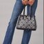 OUTLET 】Tory Burch T Monogram Jacquard Tote Bag ใบใหญ่ใส่จุมากค่ะสาวๆ! พร้อมส่ง! กระเป๋าที่สามารถใช้ได้กับทุกๆวัน วัสดุJacquard+หนัง ได้ลงตัว สวยงามค่ะ ปากกระเป๋าแบบหูรูด ที่จับอะไหล่แบรนด์สวย ภายในกระเป๋ากว้างมากๆ สาวๆที่สัมภาระเยอะนี่หายห่วงไปเลยค่ะ มีช