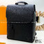 ORI หนังแท้ | LV Fastline Backpack กระเป๋าสะพายหลังรุ่น Fastline โดดเด่นด้วยดีไซน์มุมตัดและรูปทรงเรียบหรูอันเป็นเอกลักษณ์ของคอลเล็คชั่น LV Aerogram สีดำเต็มใบสวยหรูคลาสสิค ประดับเนมแท็ก