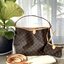 VIP 🥂 Louis Vuitton Monogram Delight Canvas กระเป๋าสะพายข้างทรงสูงใบใหญ่หนังแกะสังเคราะห์ หูหิ้วปั้มโลโก้ ด้านในมี1ช่องซิป 1ช่องใส่ของจุกจิ๊ก มาพร้อมกระเป๋าเล็กน่ารักใส่ตังค์ คุ้มสุดๆ อะไหล่ทองหรูหรา มีสายยาว ถอดสายได้ ปรับระดับได้ จุของได้เยอะ หร