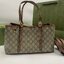 GUCCI GG Emblem small tote bag กระเป๋าทรงโท้ทสะพายไหล่รุ่นใหม่ ขนาดกำลังสวย ใส่ของได้แบบจุกๆ หูสะพายปรับและถอดออกได้ เก๋มากๆ คลาสสิคไม่มีเบื่อ