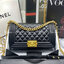 หนังแท้ CHANEL BOY 10" หนังเรียบ อะไหล่เงิน/ทอง พร้อมส่งที่ไทย หนังลูกวัวแท้ อะไหล่โลหะสีรูทีเนียม สวยคลาสสิกทุกยุคสมัย เกรดออริจินอล 1:1 ภาพสินค้าถ่ายจากงานขายจริง ใช้งานต่างประเทศได้