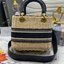 Medium Lady Dior Bag Natural Wicker and Dior Oblique Jacquard [Blue/Latte] เสน่ห์ที่สง่างาม พร้อมส่งที่ไทย ภาพสินค้าถ่ายจากงานขายจริง ใช้งานต่างประเทศได้ค่ะ