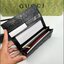 GUCCI LONG WALLET / GUCCI WALLET กระเป๋าสตางค์ใบยาว งานหนังแท้ ผสมผสานความสง่างามและคลาสสิกที่เข้ากับยุคสมัย ด้านหน้าโดดเด่นด้วยซิกเนเจอร์แบรนด์ เป็นอีกหนึ่งรุ่นที่ดาราเชเลปใช้กันเยอะมาก พร้อมส่งที่ไทย ภาพสินค้าถ่ายจากงานขายจริง ใช้งานต่างประเทศได้ค่ะ