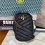 OUTTLET 】Tory burch kira chevron n/s crossbody bag กระเป๋าสำหรับใส่มือถือหรือของจุกจิกต่างๆ ได้กลายมาเป็นแฟชั่นสุดร้อนแรงแห่งปี คอลเลคชั่นนี้ออกมาเพื่อเอาใจสาวๆโดยเฉพาะ สีสันสุภาพเพื่อให้แมทช์กับสีสันของเสื้อผ้า ได้ง่าย ภายในยังสามารถแบ่งสันปันส่วนไว้สำหร
