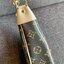LOUIS VUITTON MONOGRAM LOOP BAG กระเป๋าทรง Loop ที่รังสรรค์ออกมาได้สวย เก๋ และดูดีมากๆ หนังแท้ มีความนิ่มละมุน สัมผัสแล้วคือใช่เลยค่ะ😘 ด้านหน้ามีช่องซิปเล็กให้ใส่ของจุกจิก เปิด-ปิดช่องหลักแบบซิป ภายในสามารถใส่กระเป๋าเงินใบกลางได้;มือถือได้ทุกรุ่น;