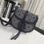 ของแท้ 💯% 】Tory Burch Monogram Crossbody Bag กระเป๋าที่ใช้เป็น Everyday Bag สามารถใช้งานได้บ่อยครั้งและสามารถสะพายไปทำกิจกรรมต่าง ๆ ได้ทุกวันตัวกระเป๋าอยู่ทรงสวย