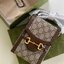 Gucci Horsebit 1955 mini bag / Gucci Phone Bag ออริจินอล รุ่นยอดฮิต ไซส์มินิ ที่ใครๆก็ต้องรู้จัก!! กับกระเป๋าขนาดมินิในรูปแบบผ้าแจ็คการ์ดสีขาวงาช้างและน้ำเงิน ได้รับแรงบันดาลใจมาจากดีไซน์ดั้งเดิม ซึ่งแอคเซสเซอรี่นี้โดดเด่นด้วยรายละเอียดดั้งเดิมที่ทันสมัยโ