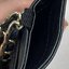 CHANEL Caviar Quilted Card Holder On Chain สายคล้องคอใส่บัตรรุ่นนี้การออกแบบเรียบง่ายแต่ดูแพงใส่การ์ดได้ทั้งด้านหน้า ด้านหลัง ตรงกลางมีช่องเพิ่มให้อีก1ช่อง ด้านหน้าประดับโลโก้ชาแนล ลายหนังคาเวียร์ ดูดีมีซิกเนเจอร์สุดๆ ใช้แล้วมีเอกลักษณ์ มาพร้อมกับสายโซ่ร้