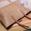 รุ่นยอดนิยม COACH TOWNTOTE IN SIGNATURE CANVAS F76636 กลับใช้ได้ทั้งสองด้าน ใบขนาดใหญ่จุใจ ใส่ของได้เยอะมากกก เป็นรุ่นที่สวยตลอดกาล ควรมีติดตู้ไว้เลยค่าา