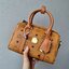 M.C.M ESSENTIAL BOSTON BAG IN VISETOS กระเป๋าถือ/สะพายข้าง ทรงหมอน สวยโดดเด่น ทรงสวยยอดนิยม มาพร้อมพวงหนังห้อย และสายรัดเก็บหูจับ วัสดุหนังแคนวาสคุณภาพดี เปิด-ปิดด้วยซิป ภายในเป็นหนังกลับ โล่งกว้าง ใส่ของได้เยอะ กระเป๋าสตางค์ โทรศัพท์ ของจุกจิกต่างๆ สบาย!