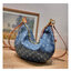 LV loop hobo denim สุดยอดเดอะเบสท์ไอเท็ม กับขนาดใหม่ ใหญ่จุๆ และดีไซน์ยอดฮิตสำหรับซัมเมอร์นี้ กับกระเป๋าสะพายทรงบาแกตต์ สวยหรู ดูแพงมาแต่ไกล