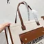 BURBERRY Leather-trimmed embroidered canvas tote / BURBERRY FRAGRANCES LARGE TOTE BAG / BURBERRY Freya Tote Bag วัสดุ Canvas & Leather ดีไซน์สวยอยู่ทรงสไตล์ Casual ด้านหน้ามีช่องใส่ของ ภายในโล่งกว้างและจุสุดๆสามารถใส่เอกสารA4 หนังสือ ของใช้ได้เยอะ หูหิ้วห