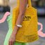 PRADA RAFFIA TOTE BAG สวยไม่ซ้ำใคร สไตล์บีช เหมาะมากกับการสะพายไปเที่ยวทะเล หรือจะใช้ในวันสบายๆก็ตอบโจทย์ กับกระเป๋าสะพายสานใบใหญ่ ตัวกระเป๋าเป็นวัสดุสังเคราห์จากธรรมชาติ