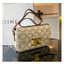 CELINE TRIOMPHE SHOULDER BAG งานหนังทั้งใบลายสวยหรู ด้านในเปิดด้วยด้วยที่บีบโลโก้อะไหล่ทอง จุของได้กำลังดี ใส่โทรศัพท์ กระเป๋าสตางค์ใบสั้น ของจุกจิกได้ เหมาะกับสาวๆในวันที่อยากสะพายชิลๆ ห้ามพลาดค่ะ!