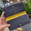 TORY BURCH T MONOGRAM JACQUARD SLIM WALLET ของดีมีให้ที่นี่แบบจัดเต็ม กระเป๋าสตางค์ใบยาว รุ่นสลิม สวยหรู ขนาดกำลังเหมาะมือ ถือแล้วขับผิว วัสดุผ้า jacquard ตัดสลับหนังแท้ ภายในสวยคมม้าก!! มีช่องใส่บัตรได้แบบเน้นๆ และช่องใส่ธนบัตรได้ ด้านหลังมีช่องซิปอีกหนึ