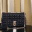 Rare items! รุ่นนี้ที่รอคอย BURBERRY FRAGRANCES QUITED LAMBSKIN BAG หนังแท้ Lambskin นิ่มสวยหรูดูดี เปิดปิดด้วยฝาปิดสัญลักษณ์รูปตัวB ภายในโล่งกว้าง ใส่มือถือ กระเป๋าสตางค์ได้ มาพร้อมสายสะพายโซ่ทองต่อหนังรองบ่าสามารถซ้อนสายสั้นสะพายไหล่ได้ หรือใช้สายยาว Cr