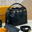 LV Bundle Bag / LV Bella Bucket Bag กระเป๋าสะพายทรงบัคเก็ตรุ่นใหม่ หนังแท้ Monogram Empreinte ตกแต่งอะไหล่สีทองหรูหราปั้มแบรนด์ รูปทรงกระเป๋าเพรียวบางใช้งานได้ตั้งแต่เช้าจรดค่ำแมตช์กับเสื้อผ้าได้ทุกชุด หูจับแบบคู่ใช้ถือก็ดู ล้ำสมัย