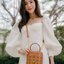 M.C.M CYLINDER CROSSBODY IN VISETOS รุ่นยอดฮิตอีกหนึ่ง!! กระเป๋าสะพายข้าง ดีไซน์ทรงกระบอก ให้คุณสนุกไปกับทุกสไตล์การแต่งตัว สวยอยู่ทรง ใส่ของสำคัญได้ครบถ้วน วัสดุหนังแคนวาสคุณภาพดี เปิด-ปิดด้วยซิปรอบ ภายในบุผ้าสลับหนังแท้ เป็นช่องโล่งทำให้เก็บของไว้ได้สะด