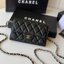 หนังแท้ CHANEL WALLET WITCH CHAIN รุ่นยอดนิยมไอเท็มฮิตวัสดุหนังคาเวียร์สวยคลาสสิคเปิดปิดด้วยฝาปิดกระดุมด้านหน้ามีโลโก้แบรนด์อะไหล่ทองสวยหรูดูดีมาพร้อมสายโซ่อะไหล่เงินและทอง ร้อยหนังจะสะพายไหล่ หรือ Crossbody ภาพถ่ายจากงานขายจริงสวยน่าใช้ Chanel mini นาทีน