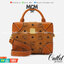 M.C.M SOFT BERLIN CROSSBODY BAG กระเป๋าสะพายดีไซน์ใหม่ ทรงกล่องคลาสสิคที่ดัดแปลงให้ดูนุ่มนวลและทันสมัย ใช้งานได้สะดวกคล่องตัวมากขึ้น ด้วยสายสะพายครอสบอดี้ วัสดุหนังแคนวาสคุณภาพดี เปิด-ปิดด้วยตัวล็อคแน่นหนา ภายในโล่งกว้าง มีช่องซิปให้ 1 ช่อง ใบนี้ถอด