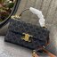 Celine Triomphe shoulder handbag Bag / Celine box triomphe in Natural Calfskin Tan กระเป๋าสะพายเรียบหรูและดูทันสมัยใบนี้ออกมา ให้คุณเลือกสะพายในชีวิตประจำวันเข้ากับการแต่งตัวสบาย ๆ หรือถอดสายถืงออกงานปาร์ตี้สังสรรค์ ก็ช่วยให้คุณดูโดดเด่นได้เช่นกัน นอกจากน