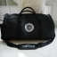 รุ่นใหม่ล่าสุด กับทรง travel & fitness bag กับ Chanel VIP Gift Bag Travel Bag Gym Duffel Weekend จากงานพรีเมี่ยมกิ้ฟแบรนด์หรูอย่าง Chanel ของแท้100% ตัวกระเป๋าเป็นผ้า Oxford หนาอย่างดี สกรีนโลโก้ GABRIELL CHANEL สีขาว เปิดปิดด้วยซิปแบรนด์ อะไหล่คุณภาพเยี่