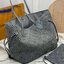 LV Neverfull MM Denim Tote Bag กระเป๋าสะพายทรงโท้ทเดนิมลายโมโนแกรมปั้มนูน พร้อมใบเล็กเข้าชุด ภายในโล่งกว้างมาก สะพายไปเที่ยวต่างจังหวัดคือดีงามมากจ้า หรือจะสะพายไปทำงาน ไปต่างประเทศก็สะดวก จัดไป!