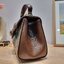 Gucci Horsebit 1955 mini bag / GG VINTAGE CROSSBODY BAG ใหม่จากพรีเมี่ยมกิ๊ฟสุดคุ้ม กระเป๋าสะพายข้าง สวยย้อนยุค ดีไซน์วินเทจแฝงความหรู วัสดุหนังแคนวาส เปิด-ปิดด้วยกระดุมแม่เหล็ก ภายในโล่งกว้าง แบ่งสัดส่วนไว้อย่างดี สายสะพายมีให้ 2 ถึงแบบ สลับใช้ได้ไม่มีเบ