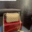Gucci Ophidia mini bag on Chain shoulder strap กระเป๋าทรงสะพายใบเล็กดีไซน์ใหม่ น่ารักน่าใช้ สวยคลาสสิค โดดเด่นด้วยแถบสีเขียวแดงข้างและฐานกระเป๋า มาพร้อมสายโซ่พร้อมตะขอเกี่ยวเพื่อตัวเลือกในการเสริมสไตล์ที่หลากหลาย