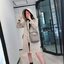 คอลเลคชั่นขายดี มากี่รอบๆ ก็หมดไวทุกรอบ!! TORY BURCH MCGRAW MINI BUCKET BAG กระเป๋าสะพาย และ ถือ คล้องแขน ทรงถัง สะพายได้ 2 ทรง ผลิตจากหนังแท้ หนังลูกวัว หนังนุ่ม หนังหอม น้ำหนักเบามากกก!! หนังลื่น นิ่มสวยมากๆ!! ด้านหน้าประดับโลโก้แบรนด์ ภายในโล่งกว้าง มี