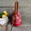 TORY BURCH T Monogram Embroidered Mini Bucket Bag ถูกหรือแพงต้องแดงไว้ก่อนเลยค่ะ ^^ กระเป๋าทรงบักเก็ตใบเล็กน่ารัก สุดหรูหรา ทรงสวย โด่ดเด่นลายพิมพ์ monogram วัสดุหนังอย่างดี เปิด-ปิดแบบหูรูด ล็อดด้วยปุ่ม อะไหล่ทองสวยงาม มาพร้อมสายยาว ปรับสายได้ ถอดสายได้ 