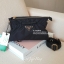 งานไซส์น่ารัก จากงานพรีเมี่ยมกิ้ฟ เคาเตอร์ต่างประเทศ Prada มีมาให้จับจองคะ รุ่นยอดฮิตที่สาวๆตามหากัน ภายนอกจับจีบปากกระเป๋า ดีมาก วัสดุผ้าNyonกันน้ำ เปิด/ปิดด้วยซิป สามารถคล้องมือเกร๋ๆ หรือจะถือเป็นครัชก็ไฮโซไปอี้ก ภายในเย็บติดป้ายหนังแบรนด์ มีช่องซิปเล็ก