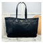 ORI หนังแท้ | Prada Re-Edition 1978 Tote Bag กระเป๋าสะพายทรงโท้ทใบใหญ่เรียบหรู งานผ้าไนลอนมีเสน่ห์เหนือกาล ดีเทลหนัง Saffiano หรูหราช่วยเติมเต็มแอกเซสซอรีที่มีพื้นที่ใช้สอยมากมายใบนี้ให้ลงตัว
