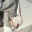 CELINE MEDIUM FOLCO BAG IN TRIOMPHE CANVAS หากใครที่กำลังมองหากระเป๋าสะพายข้าง ขนาดกะทัดรัด และเรียบหรู ต้องใบนี้เลยค่ะ เป็นกระเป๋าเปิดปิดแบบแบบฝาผับที่มีรูปทรงโค้งและที่ล็อกรูปทรงคล้ายเข็มขัด อีกทั้งยังสะท้อนความสวยสไตล์สาวปารีสได้อีกด้วย ด้านในของรุ่นนี
