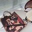 LV Sac Plat NV / LV Tote Bag พร้อมส่ง กระเป๋าสะพายมินิโท้ท ลิมิเต็ดลายใหม่ ฉีกทุกกฏเพราะใช้ได้แบบยูนิเซ็กส์ ใช้งานได้ง่ายด้วยหูจับ พร้อมสายสะพายยาวถอดออกได้