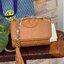 TORY BURCH Fleming Convertible Shoulder Bag ดีไซน์น่ารัก ดูแพงไม่เป็นรองใคร ใช้ได้ทั้งทั่วไปและออกงาน สาว ๆ คนไหนที่กำลังมองหากระเป๋าสะพายไหล่น่ารัก ๆ สักใบที่มีดีไซน์โดดเด่น สะดุดตาล่ะก็ไม่ควรพลาดกับ Collection นี้เลยค่ะ เพราะ Fleming นั้นเป็นรุ่นที่เรีย
