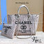 CHANEL Maxi Shopping Bag / Chanel tote bag กระเป๋าทรงโท้ทใบใหญ่กระเป๋าผ้าแคนวาส งานสกรีนสวยหรูใบใหญ่สไตล์เซเลปค่ะ ต้อนรับเทศกาลท่องเที่ยวช่วงสิ้นปีนี้